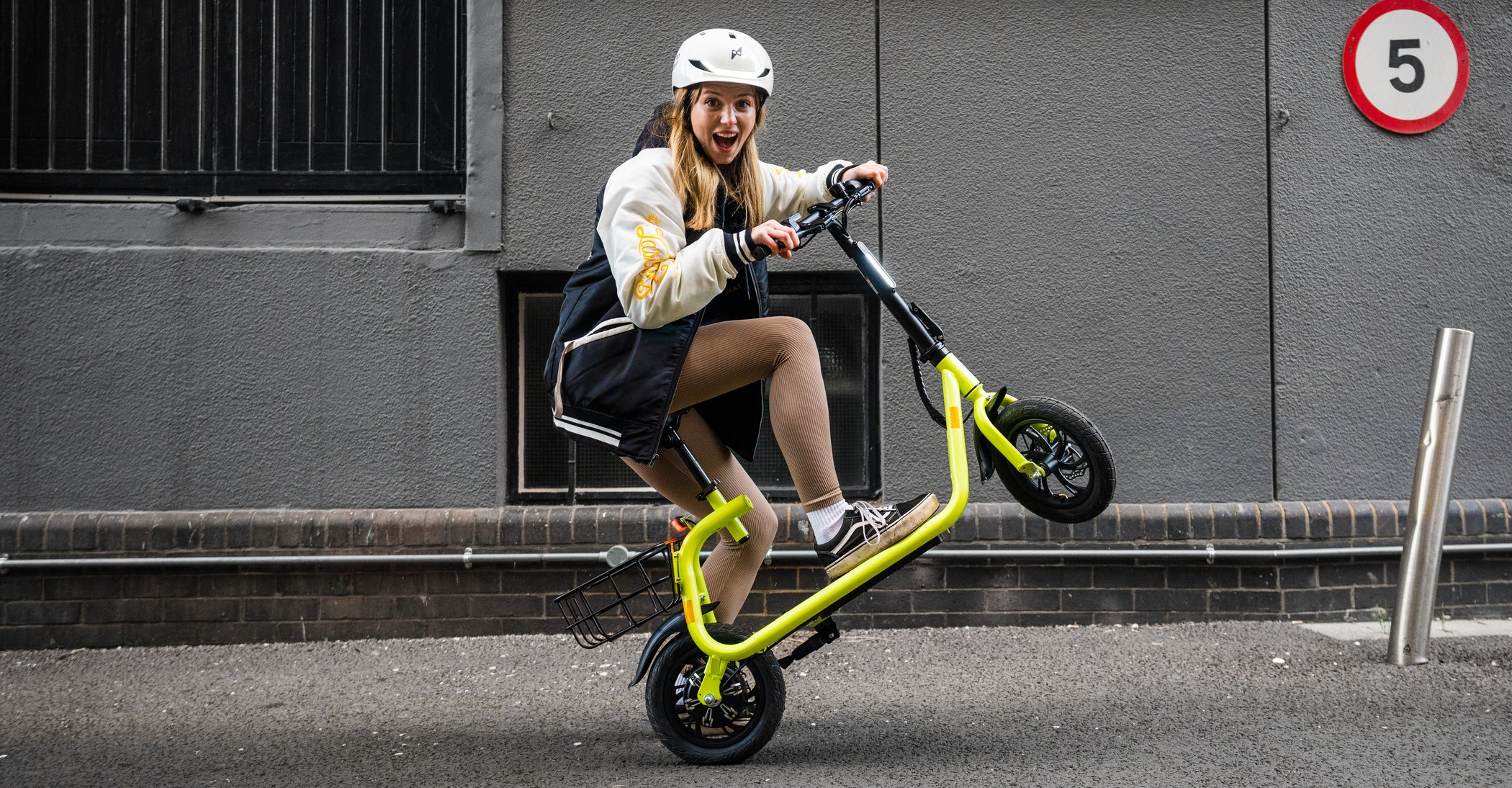 B9 Compact E-Mobility